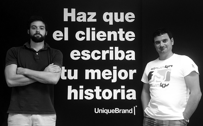 De izquierda a derecha, César Carregal y Javier Carregal en sus oficinas de Abadiño. |PHOTO | Iban Gorriti